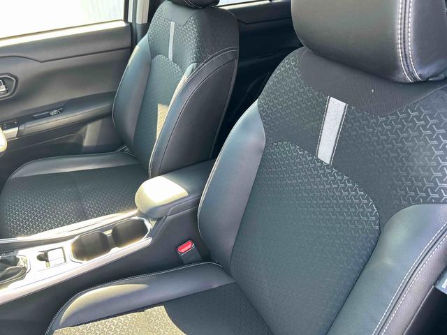 ロッキープレミアムＧ　ＨＥＶ純正カーナビ＆ナビ連動ＦＲドラレコ　パノラマモニター　全車速追従型オートクルーズ　ＥＴＣ　コーナーセンサー　シートヒーター　ＬＥＤヘッドライト　オートライト　プッシュボタンスタート（鹿児島県）の中古車