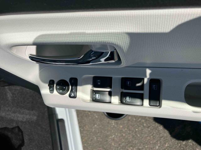 ムーヴキャンバスストライプスＧ２ＷＤ　ＣＶＴ　６６０ｃｃ　両側電動スライドドア　衝突被害軽減ブレーキ　横滑り防止装置　ＡＢＳ　アイドリングストップ　プッシュボタンスタート　ホットカップホルダー　前席シートヒーター　届出済未使用車（福島県）の中古車