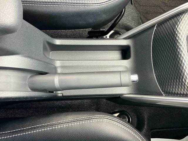 ロッキープレミアム２ＷＤ　ＣＶＴ　１０００ｃｃ　衝突被害軽減ブレーキ　横滑り防止装置　ＡＢＳ　アイドリングストップ　プッシュボタンスタート　ナビ　全方位モニター　全席シートヒーター　クルーズコントロール（福島県）の中古車