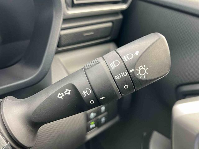 ロッキープレミアム２ＷＤ　ＣＶＴ　１０００ｃｃ　衝突被害軽減ブレーキ　横滑り防止装置　ＡＢＳ　アイドリングストップ　プッシュボタンスタート　ナビ　全方位モニター　全席シートヒーター　クルーズコントロール（福島県）の中古車