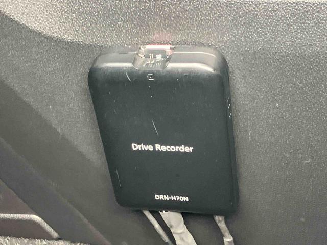 ロッキープレミアム２ＷＤ　ＣＶＴ　１０００ｃｃ　衝突被害軽減ブレーキ　横滑り防止装置　ＡＢＳ　アイドリングストップ　プッシュボタンスタート　ナビ　全方位モニター　全席シートヒーター　クルーズコントロール（福島県）の中古車