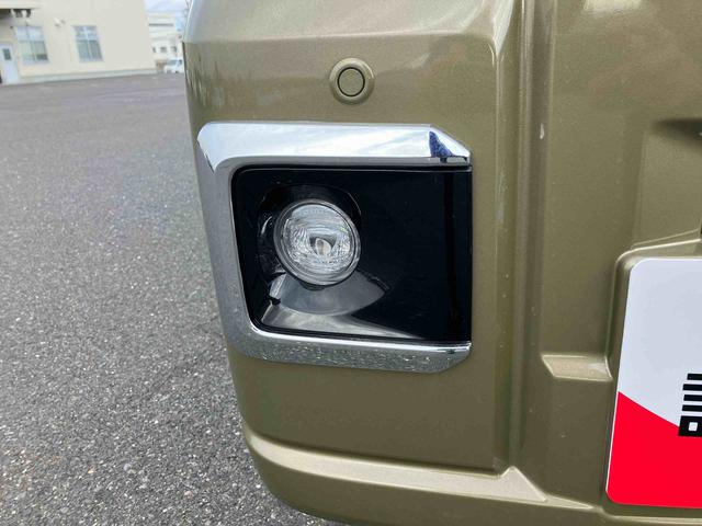 ハイゼットトラックジャンボエクストラ　４ＷＤ　届出済未使用車４ＷＤ　ＣＶＴ　６６０ｃｃ　衝突被害軽減ブレーキ　横滑り防止装置　ＡＢＳ　エアバッグ　アイドリングストップ　プッシュボタンスタート　マニュアルエアコン　パワーステアリング　荷台作業灯　届出済未使用車（福島県）の中古車