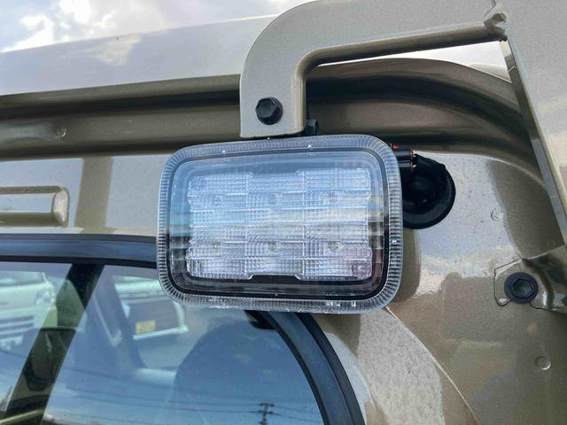 ハイゼットトラックジャンボエクストラ　４ＷＤ　届出済未使用車４ＷＤ　ＣＶＴ　６６０ｃｃ　衝突被害軽減ブレーキ　横滑り防止装置　ＡＢＳ　エアバッグ　アイドリングストップ　プッシュボタンスタート　マニュアルエアコン　パワーステアリング　荷台作業灯　届出済未使用車（福島県）の中古車