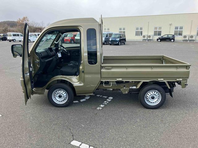 ハイゼットトラックジャンボエクストラ　４ＷＤ　届出済未使用車４ＷＤ　ＣＶＴ　６６０ｃｃ　衝突被害軽減ブレーキ　横滑り防止装置　ＡＢＳ　エアバッグ　アイドリングストップ　プッシュボタンスタート　マニュアルエアコン　パワーステアリング　荷台作業灯　届出済未使用車（福島県）の中古車