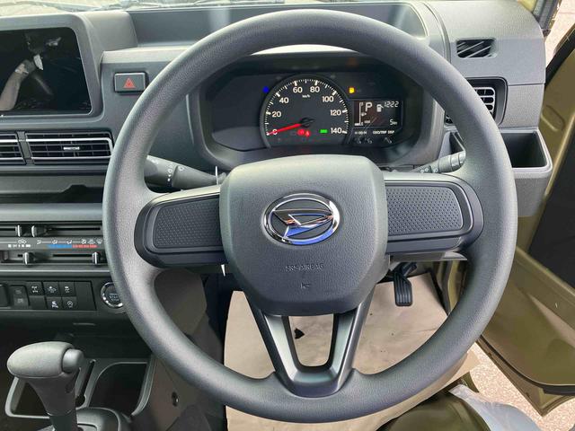 ハイゼットトラックジャンボエクストラ　４ＷＤ　届出済未使用車４ＷＤ　ＣＶＴ　６６０ｃｃ　衝突被害軽減ブレーキ　横滑り防止装置　ＡＢＳ　エアバッグ　アイドリングストップ　プッシュボタンスタート　マニュアルエアコン　パワーステアリング　荷台作業灯　届出済未使用車（福島県）の中古車