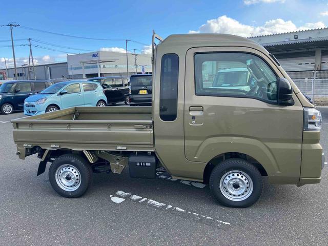 ハイゼットトラックジャンボエクストラ　４ＷＤ　届出済未使用車４ＷＤ　ＣＶＴ　６６０ｃｃ　衝突被害軽減ブレーキ　横滑り防止装置　ＡＢＳ　エアバッグ　アイドリングストップ　プッシュボタンスタート　マニュアルエアコン　パワーステアリング　荷台作業灯　届出済未使用車（福島県）の中古車