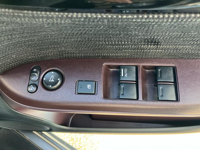 N−ONEプレミアム 4WD 車検整備付4WD CVT 660cc ディスチャージヘッドランプ IR/UVカット 運転席・助手席エアバッグ ABS ヒルスタートアシスト機能 アイドリングストップ プッシュボタンスタート ガラス 車検整備付(福島県)の中古車