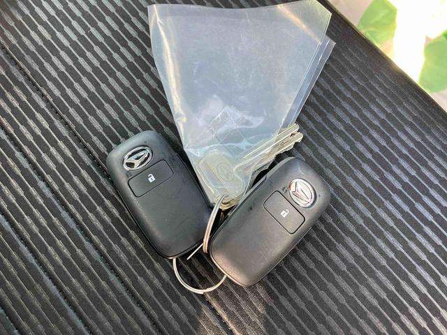 ハイゼットトラックＥＸＴ４ＷＤ　ＭＴ　６６０ｃｃ　衝突被害軽減ブレーキ　横滑り防止装置　ＡＢＳ　運転席・助手席エアバッグ　アイドリングストップ　マニュアルエアコン　パワーステアリング　プッシュボタンスタート　キーフリー（福島県）の中古車