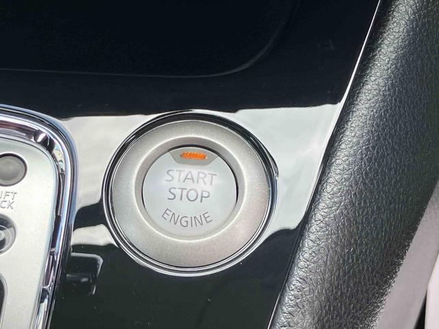 セレナハイウェイスター　Ｖエアロセレクション２ＷＤ　ＣＶＴ　２０００ｃｃ　ナビ　バックカメラ　横滑り防止機能　両側電動スライドドア　３列シート　アイドリングストップ　フォグランプ　プッシュボタンスタート　オートライト（福島県）の中古車