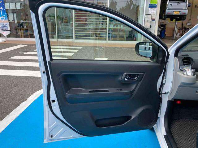 ミライースＧ　ＳＡIII４ＷＤ　ＣＶＴ　６６０ｃｃ　衝突被害軽減ブレーキ　横滑り防止装置　ＡＢＳ　アイドリングストップ　プッシュボタンスタート　オートエアコン　スマートキー　前席シートヒーター　ナビ用バックカメラ（福島県）の中古車