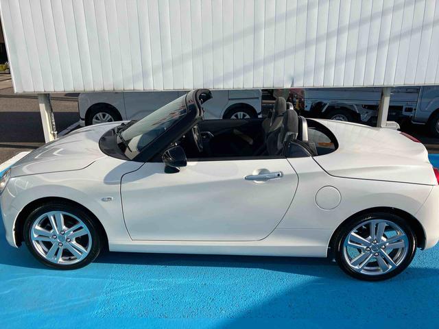 コペンセロ　Ｓ２ＷＤ　５速マニュアル　６６０ｃｃ　ターボ　電動開閉ルーフ　レカロシート　純正ナビ　バックモニター　ＥＴＣ車載器　ＡＢＳ　運転席・助手席エアバッグ　ＭＯＭＯステアリング　ワンオーナー車（福島県）の中古車