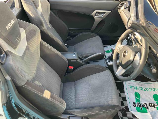 コペンセロ　Ｓ２ＷＤ　５速マニュアル　６６０ｃｃ　ターボ　電動開閉ルーフ　レカロシート　純正ナビ　バックモニター　ＥＴＣ車載器　ＡＢＳ　運転席・助手席エアバッグ　ＭＯＭＯステアリング　ワンオーナー車（福島県）の中古車