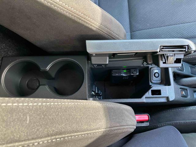 コペンセロ　Ｓ２ＷＤ　５速マニュアル　６６０ｃｃ　ターボ　電動開閉ルーフ　レカロシート　純正ナビ　バックモニター　ＥＴＣ車載器　ＡＢＳ　運転席・助手席エアバッグ　ＭＯＭＯステアリング　ワンオーナー車（福島県）の中古車