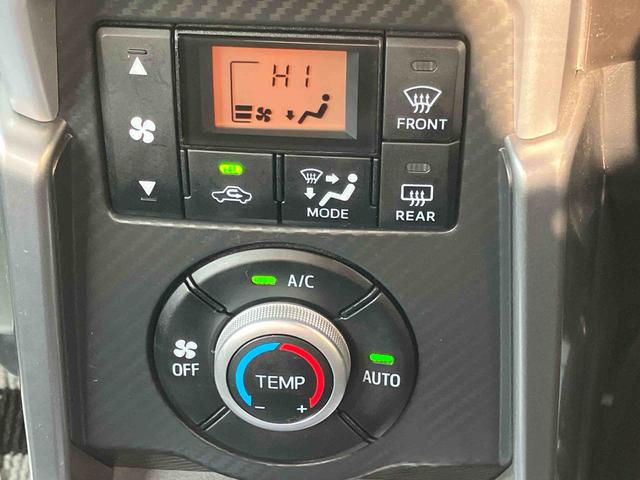 コペンセロ　Ｓ２ＷＤ　５速マニュアル　６６０ｃｃ　ターボ　電動開閉ルーフ　レカロシート　純正ナビ　バックモニター　ＥＴＣ車載器　ＡＢＳ　運転席・助手席エアバッグ　ＭＯＭＯステアリング　ワンオーナー車（福島県）の中古車