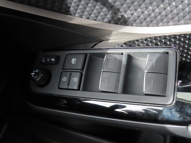 Ｃ−ＨＲＧ　モード　ネロ　セーフティプラス２ＷＤ　ＣＶＴ　１８００ｃｃ　ナビ　全方位モニター　ＥＴＣ車載器　クルーズコントロール　革巻きステアリング　衝突被害軽減ブレーキ　横滑り防止装置　ＡＢＳ　サイドエアバッグ　プッシュボタンスタート（福島県）の中古車