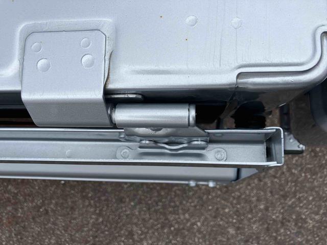 ハイゼットトラックスタンダード　農用スペシャル４ＷＤ　ＣＶＴ　６６０ｃｃ　衝突被害軽減ブレーキ　横滑り防止装置　ＡＢＳ　運転席・助手席エアバッグ　アイドリングストップ　リヤ４枚リーフスプリング　荷台作業灯　あゆみ板掛テールゲート（福島県）の中古車