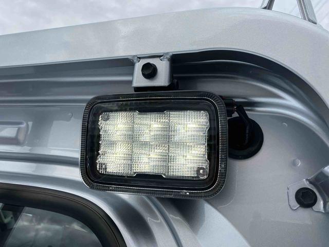 ハイゼットトラックスタンダード　農用スペシャル４ＷＤ　ＣＶＴ　６６０ｃｃ　衝突被害軽減ブレーキ　横滑り防止装置　ＡＢＳ　運転席・助手席エアバッグ　アイドリングストップ　リヤ４枚リーフスプリング　荷台作業灯　あゆみ板掛テールゲート（福島県）の中古車