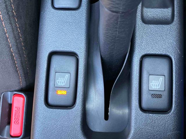 コペンローブ S2WD CVT 660cc 純正ナビ ターボ 電動開閉ルーフ パドルシフト アイドリングストップ プッシュボタンスタート ABS MOMOステアリング オートエアコン シートヒーター(福島県)の中古車