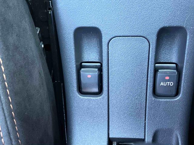 コペンローブ S2WD CVT 660cc 純正ナビ ターボ 電動開閉ルーフ パドルシフト アイドリングストップ プッシュボタンスタート ABS MOMOステアリング オートエアコン シートヒーター(福島県)の中古車