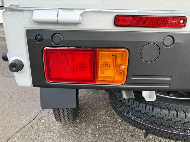 ハイゼットトラックスタンダード　４ＷＤ　届出済未使用車４ＷＤ　　６６０ｃｃ　５速マニュアル　衝突被害軽減ブレーキ　横滑り防止装置　ＡＢＳ　アイドリングストップ　エアコン　パワーステアリング　届出済未使用車（福島県）の中古車