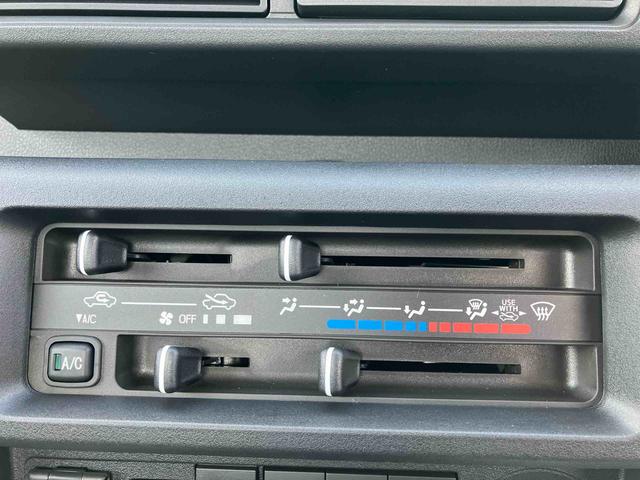 ハイゼットトラックスタンダード　４ＷＤ　届出済未使用車４ＷＤ　　６６０ｃｃ　５速マニュアル　衝突被害軽減ブレーキ　横滑り防止装置　ＡＢＳ　アイドリングストップ　エアコン　パワーステアリング　届出済未使用車（福島県）の中古車