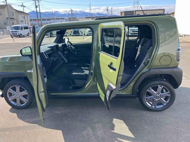 タフトＧターボ　ダーククロムベンチャー４ＷＤ　ＣＶＴ　６６０ｃｃ　クルーズコントロール　スカイフィールトップ　衝突被害軽減ブレーキ　横滑り防止装置　ＡＢＳ　アイドリングストップ　プッシュボタンスタート　前席シートヒーター（福島県）の中古車