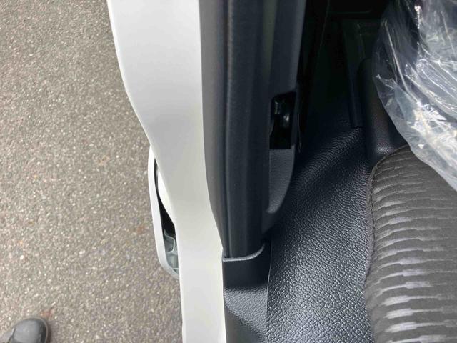 ハイゼットカーゴＤＸ４ＷＤ　ＣＶＴ　６６０ｃｃ　衝突被害軽減ブレーキ　横滑り防止装置　ＡＢＳ　アイドリングストップ　プッシュボタンスタート　両側スライドドア　マニュアルエアコン　パワーステアリング　届出済未使用車（福島県）の中古車