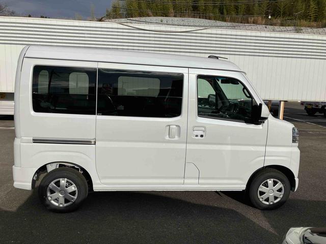 ハイゼットカーゴクルーズターボ４ＷＤ　ＣＶＴ　６６０ｃｃ　両側スライドドア　衝突被害軽減ブレーキ　横滑り防止装置　ＡＢＳ　アイドリングストップ　プッシュボタンスタート　リヤヒーター　前席パワーウィンドウ　届出済未使用車（福島県）の中古車