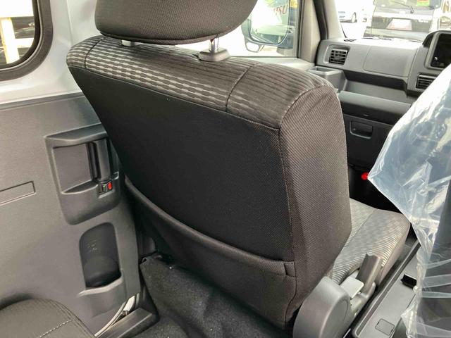 ハイゼットカーゴクルーズターボ４ＷＤ　ＣＶＴ　６６０ｃｃ　両側スライドドア　衝突被害軽減ブレーキ　横滑り防止装置　ＡＢＳ　アイドリングストップ　プッシュボタンスタート　リヤヒーター　前席パワーウィンドウ　届出済未使用車（福島県）の中古車