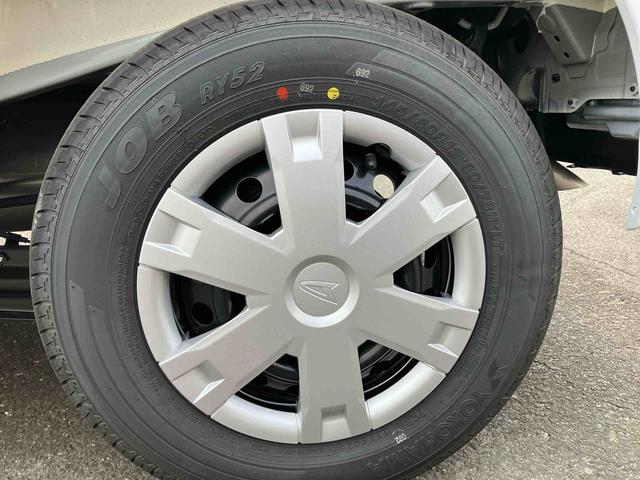 ハイゼットカーゴクルーズターボ４ＷＤ　ＣＶＴ　６６０ｃｃ　両側スライドドア　衝突被害軽減ブレーキ　横滑り防止装置　ＡＢＳ　アイドリングストップ　プッシュボタンスタート　リヤヒーター　前席パワーウィンドウ　届出済未使用車（福島県）の中古車