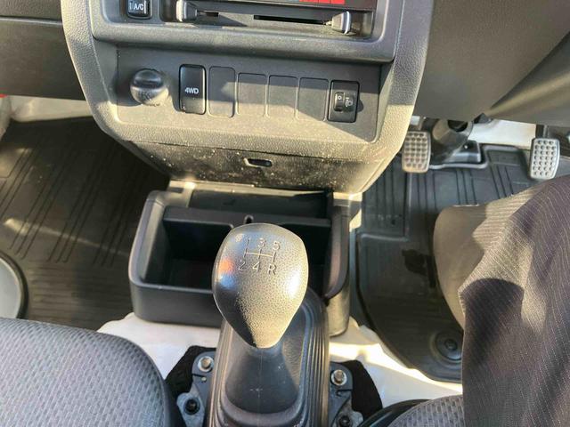 ハイゼットトラックスタンダード　４ＷＤ４ＷＤ　ＣＶＴ　６６０ｃｃ　５速マニュアル　三方開　運転席エアバッグ　エアコン　パワーステアリング（福島県）の中古車