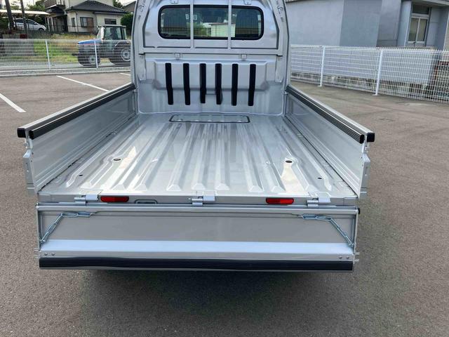 キャリイトラックＫＣスペシャルパートタイム４ＷＤ　６６０ｃｃ　フロア４ＡＴ　デュアルカメラブレーキサポート　運転席・助手席エアバッグ　カーナビ　バックモニター　アイドリングストップ　マニュアルエアコン　パワーウィンドウ（福島県）の中古車