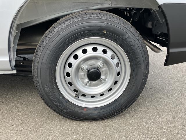 ハイゼットカーゴＤＸ４ＷＤ　ＣＶＴ　６６０ｃｃ　衝突被害軽減ブレーキ　横滑り防止装置　ＡＢＳ　運転席・助手席エアバッグ　アイドリングストップ　両側スライドドア　マニュアルエアコン　リヤヒーター　届出済未使用車（福島県）の中古車