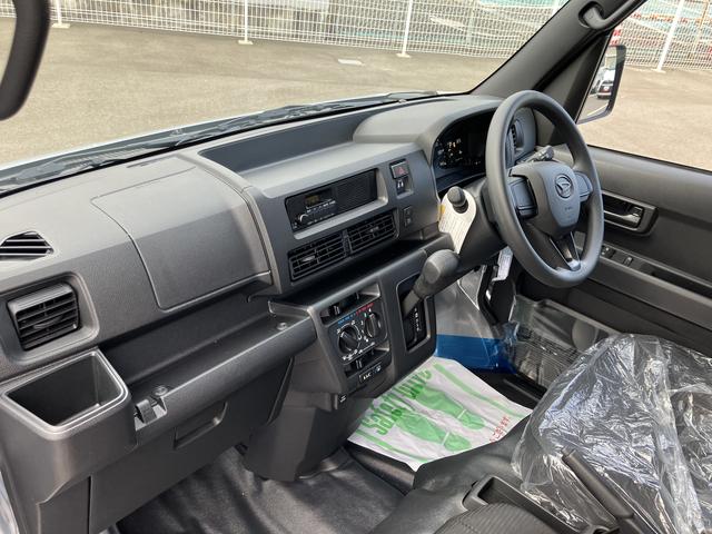 ハイゼットカーゴＤＸ４ＷＤ　ＣＶＴ　６６０ｃｃ　衝突被害軽減ブレーキ　横滑り防止装置　ＡＢＳ　運転席・助手席エアバッグ　アイドリングストップ　両側スライドドア　マニュアルエアコン　リヤヒーター　届出済未使用車（福島県）の中古車