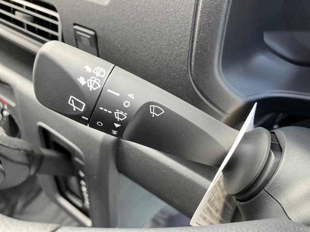 ハイゼットカーゴＤＸ４ＷＤ　ＣＶＴ　６６０ｃｃ　衝突被害軽減ブレーキ　横滑り防止装置　ＡＢＳ　運転席・助手席エアバッグ　アイドリングストップ　両側スライドドア　マニュアルエアコン　リヤヒーター　届出済未使用車（福島県）の中古車