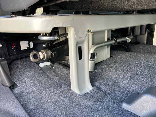 ハイゼットカーゴクルーズターボ　届出済未使用車４ＷＤ　ＣＶＴ　６６０ｃｃ　ディスプレイオーディオ　バックモニター　衝突被害軽減ブレーキ　横滑り防止装置　ＡＢＳ　アイドリングストップ　プッシュボタンスタート　マニュアルエアコン　リヤヒーター（福島県）の中古車