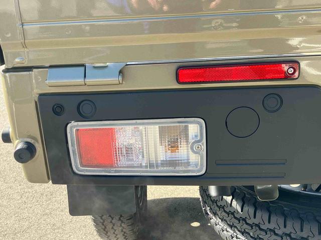 ハイゼットトラックジャンボエクストラ４ＷＤ　ＣＶＴ　６６０ｃｃ　衝突被害軽減ブレーキ　横滑り防止装置　ＡＢＳ　アイドリングストップ　プッシュボタンスタート　マニュアルエアコン　荷台作業灯　パワーステアリング　パワーウィンドウ（福島県）の中古車