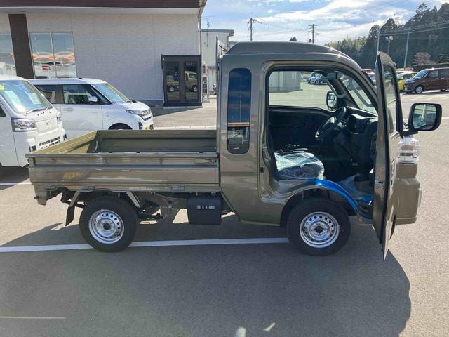 ハイゼットトラックジャンボエクストラ４ＷＤ　ＣＶＴ　６６０ｃｃ　衝突被害軽減ブレーキ　横滑り防止装置　ＡＢＳ　アイドリングストップ　プッシュボタンスタート　マニュアルエアコン　荷台作業灯　パワーステアリング　パワーウィンドウ（福島県）の中古車