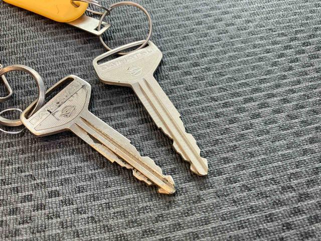 ハイゼットトラックスタンダード　エアコン・パワステレス　車検整備付４ＷＤ　６６０ｃｃ　５速マニュアル　荷台ゴムマット　車検整備付　ワンオーナー車（福島県）の中古車