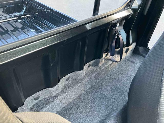 ハイゼットトラックジャンボエクストラ４ＷＤ　ＣＶＴ　６６０ｃｃ　衝突被害軽減ブレーキ　横滑り防止装置　ＡＢＳ　アイドリングストップ　スマートキー　プッシュボタンスタート　エアコン　パワーステアリング　パワーウィンドウ　荷台作業灯（福島県）の中古車