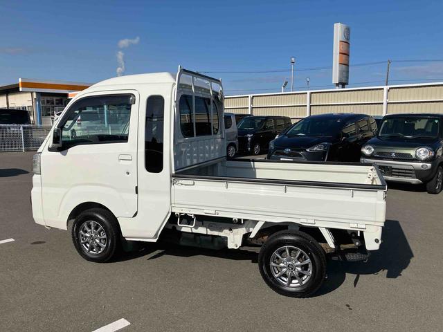 サンバートラックグランドキャブ　４ＷＤ　５速マニュアルパートタイム４ＷＤ　デフロック　５速マニュアル　６６０ｃｃ　運転席・助手席エアバッグ　ＥＴＣ車載器　荷台作業灯　キーレスエントリー　荷台ゴムマット（福島県）の中古車