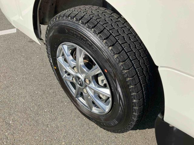 サンバートラックグランドキャブ　４ＷＤ　５速マニュアルパートタイム４ＷＤ　デフロック　５速マニュアル　６６０ｃｃ　運転席・助手席エアバッグ　ＥＴＣ車載器　荷台作業灯　キーレスエントリー　荷台ゴムマット（福島県）の中古車