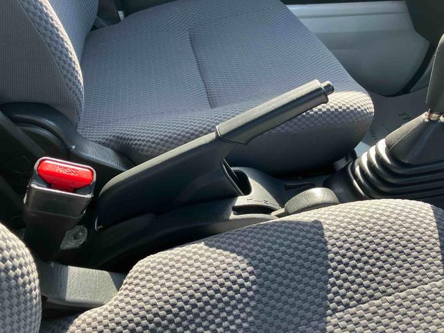 サンバートラックグランドキャブ　４ＷＤ　５速マニュアルパートタイム４ＷＤ　デフロック　５速マニュアル　６６０ｃｃ　運転席・助手席エアバッグ　ＥＴＣ車載器　荷台作業灯　キーレスエントリー　荷台ゴムマット（福島県）の中古車