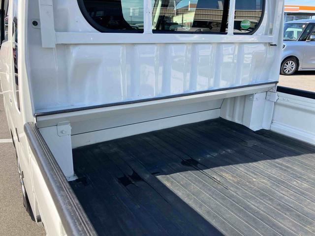 サンバートラックグランドキャブ　４ＷＤ　５速マニュアルパートタイム４ＷＤ　デフロック　５速マニュアル　６６０ｃｃ　運転席・助手席エアバッグ　ＥＴＣ車載器　荷台作業灯　キーレスエントリー　荷台ゴムマット（福島県）の中古車