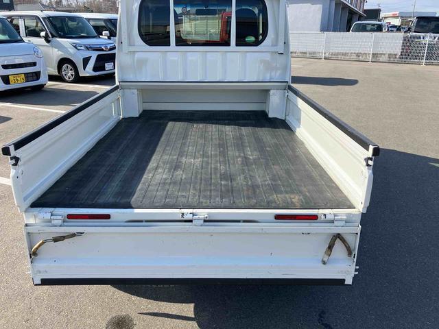 サンバートラックグランドキャブ　４ＷＤ　５速マニュアルパートタイム４ＷＤ　デフロック　５速マニュアル　６６０ｃｃ　運転席・助手席エアバッグ　ＥＴＣ車載器　荷台作業灯　キーレスエントリー　荷台ゴムマット（福島県）の中古車