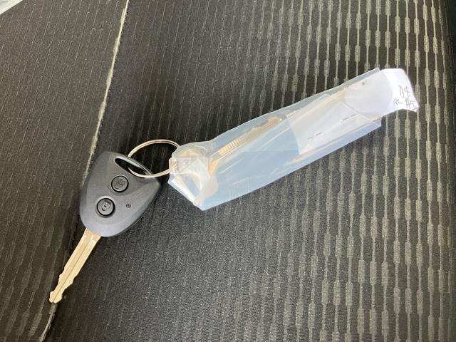 ハイゼットカーゴＤＸ４ＷＤ　５速マニュアル　６６０ｃｃ　両側スライドドア　衝突被害軽減ブレーキ　横滑り防止装置　ＡＢＳ　運転席・助手席エアバッグ　リヤヒーター　前席パワーウィンドウ　アイドリングストップ（福島県）の中古車
