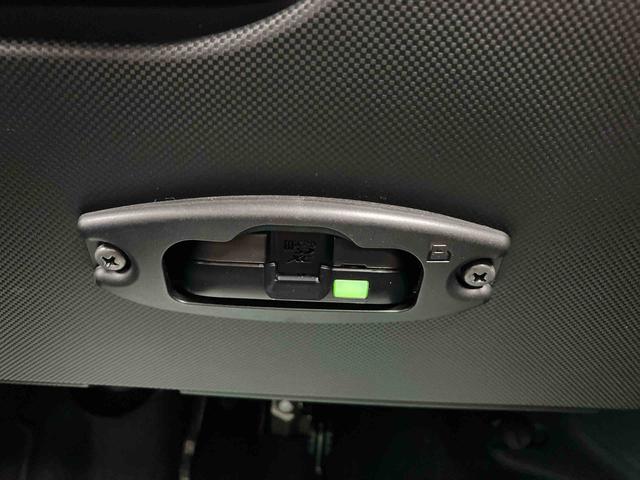 ロッキープレミアムＧ　ＨＥＶハイブリッド　２ＷＤ　スマートアシスト　　シートヒーター　電動パーキングブレーキ　オートホールド機能　プッシュボタンスタート　衝突警報機能　コーナーセンサー　パノラマモニター　全車速追従機能付ＡＣＣ（福島県）の中古車
