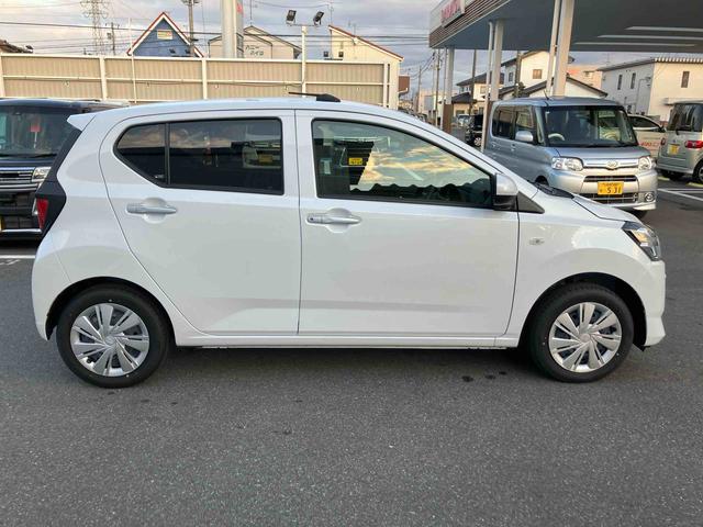 ミライースＸ　ＳＡIII　届出済未使用車２ＷＤ　ＣＶＴ　６６０ｃｃ　衝突被害軽減ブレーキ　横滑り防止装置　ＡＢＳ　運転席・助手席エアバッグ　アイドリングストップ　キーレスエントリー　ＬＥＤヘッドランプ　オーディオレス（福島県）の中古車