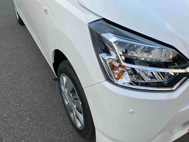 ミライースＸ　ＳＡIII　届出済未使用車２ＷＤ　ＣＶＴ　６６０ｃｃ　衝突被害軽減ブレーキ　横滑り防止装置　ＡＢＳ　運転席・助手席エアバッグ　アイドリングストップ　キーレスエントリー　ＬＥＤヘッドランプ　オーディオレス（福島県）の中古車