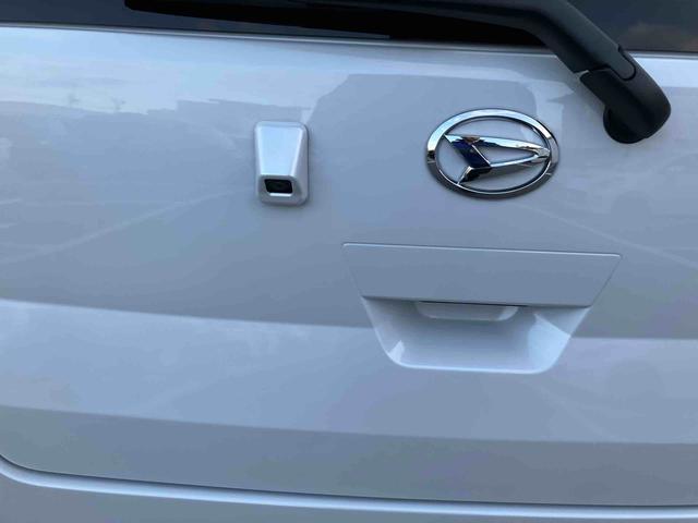 ミライースＸ　ＳＡIII　届出済未使用車２ＷＤ　ＣＶＴ　６６０ｃｃ　衝突被害軽減ブレーキ　横滑り防止装置　ＡＢＳ　運転席・助手席エアバッグ　アイドリングストップ　キーレスエントリー　ＬＥＤヘッドランプ　オーディオレス（福島県）の中古車